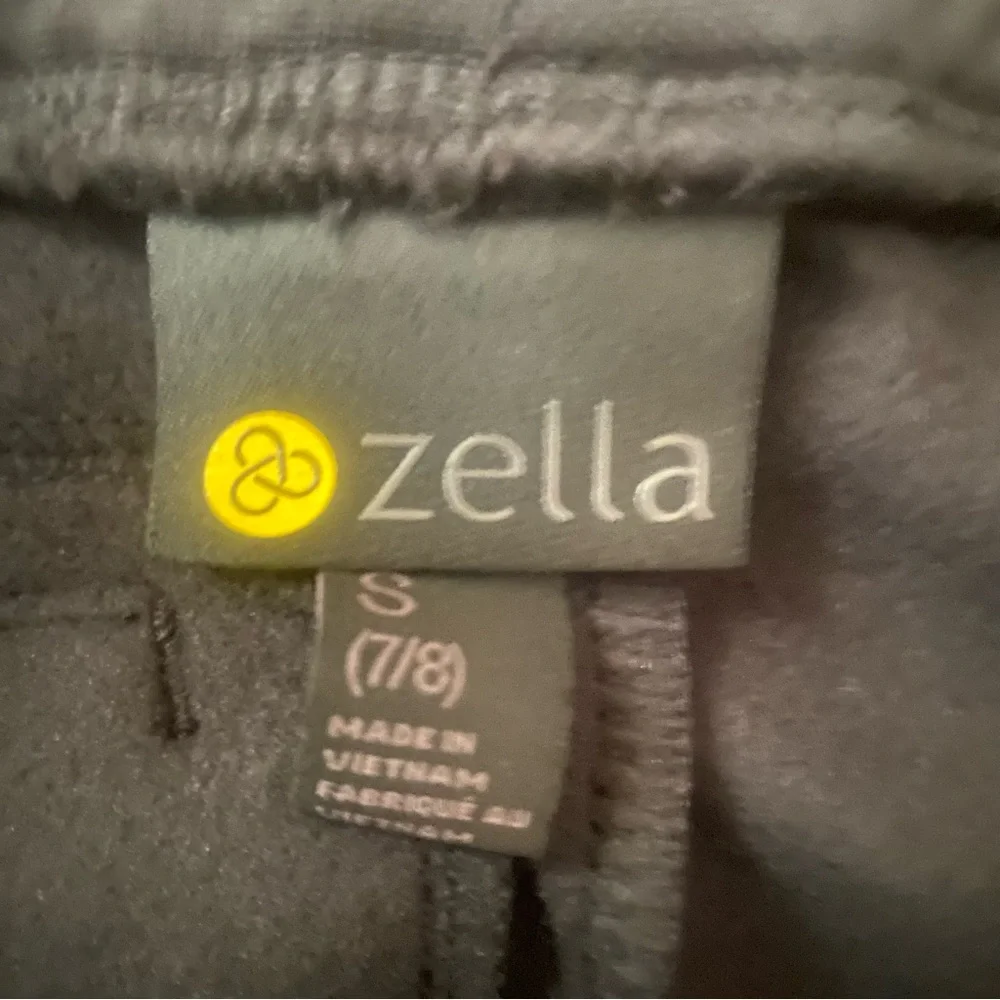NWT! Zella Kids Classic Joggers (Size Small 7/8)